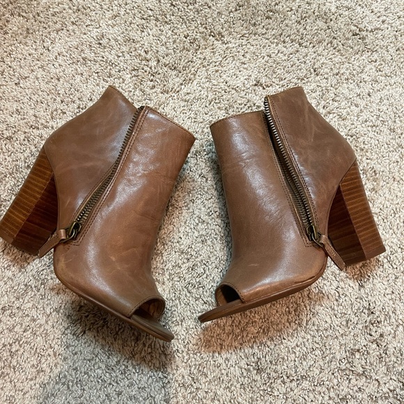 Levity peep toe booties - Picture 2 of 4